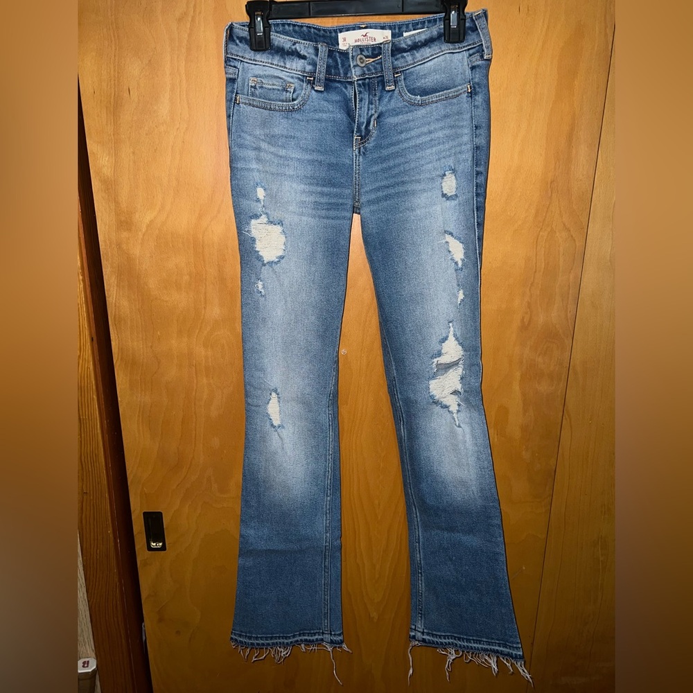 NWOT hollister distressed jeans 3/26